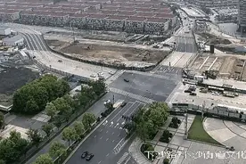 时速110码还闯红灯！杭城闹市两男子上演“疯狂赛车”，结果出大事了图片
