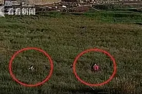 "累得值得"！母子海边游泳陷泥潭 辅警奋勇相救图片
