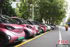 中国新能源汽车消费迎来“她时代”图片