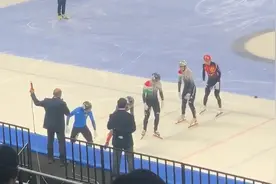 短道速滑男子500米决赛，武大靖抢跑被罚下图片