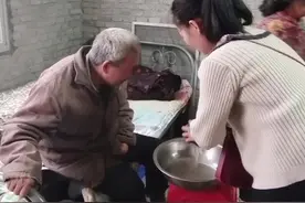 待公婆如亲父母！湖北枣阳这对好妯娌伺候半身不遂公公十余年图片