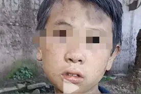 凉山孤儿贫穷无助？好心人送衣物文具？假的图片