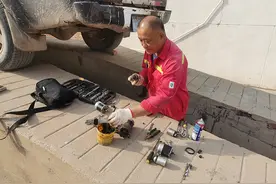 管车“行家”吕长彭图片