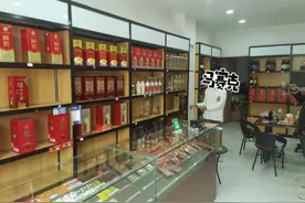 四川荣县三小伙半夜盗烟酒低价卖 分赃后去纹身被抓图片