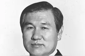 韩国前总统卢泰愚因病去世图片