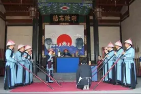 心如蛇蝎美少妇，用奇特办法害死老丈夫，县令乔扮算命先生破奇案图片