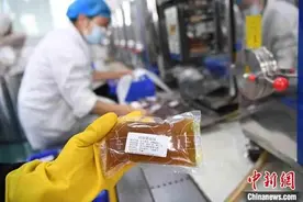 探访“甘肃方剂”煎药室：从早“熬”到晚 每包药熬煮逾1小时图片