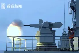 南海某海域：海军青海湖舰展开海上综合作战支援演练图片
