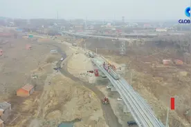 全球连线丨中国在建最东端快速铁路改造工程全线铺轨贯通视频封面