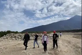 新青年•上封面 | 95后萌妹子地质勘查员：女孩子的柔软变成我的力量图片