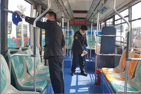 换季流感高发期，温馨巴士“三步消毒法”让乘客更安心图片