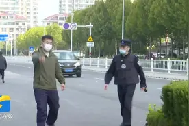 路边多辆车被划 民警仅用一天破案 烟台公安“三清”机制作用大图片