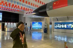 泪目！当抗美援朝老战士看到国产战机图片