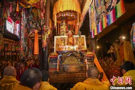 十一世班禅考取扎什伦布寺最高佛学学位图片