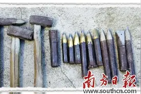冷门手艺热情坚守 一凿一锤方见真章图片