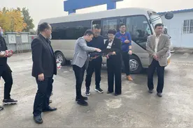 许昌“胖东来”到示范区考察商业综合体图片