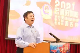 交警唐立宏：制服可以脱下 情怀无法更改图片