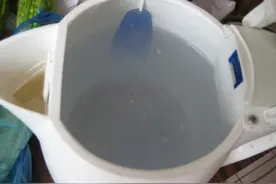 长期喝有水垢的水，到底会不会得结石？营养师告诉你事实答案图片