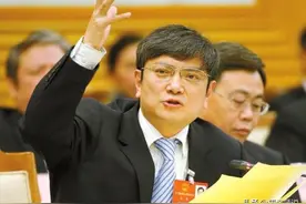 郑强教授这么牛，为何他的儿子却被开除两次，换了三所学校？图片