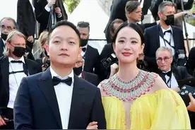 10位戛纳红毯上的国内女星：有人手握作品艳压，有人蹭拍走光出丑图片