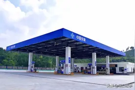 连接广西玉林和广东湛江的玉湛高速公路，加油站高大上，与众不同图片