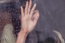 24岁考研女孩：妈妈的爱让我窒息图片