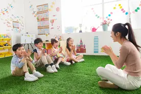 女童被幼儿园老师罚吃粪便？最新通报图片