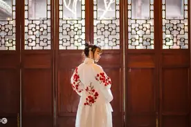 小说：她去宴会厅就餐，被一女人挑衅后，漂亮地反击回去了图片
