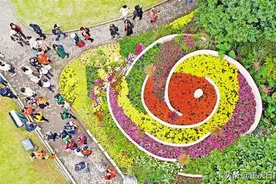 “首届汉服花朝节”演绎国风魅力   “十二花神”绽放花博会图片