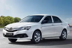 4.49万起，第三代比亚迪F3延续经典，配独立悬架，油耗5.9L图片