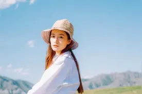 “我现在可以嫁给你了，我妈说彩礼减半”“我半年前就结婚了”图片