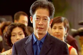 王志文开挂的人生：7任女友无缝衔接，42岁娶兰博基尼女总裁图片