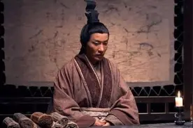 冯唐年轻时无人理，头发花白了才无心插柳柳成荫，转为实力派图片