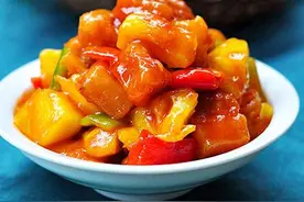 菠萝咕咾肉，口感清新解腻，酸酸甜甜，开胃又下饭，让人垂涎欲滴图片