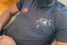 又发福了，哈登这肚腩越来越大啊，发型越来越憨图片