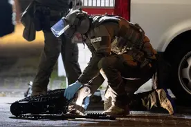 德国又发生仇外惨剧，枪手接连血洗两间烟吧，还留下一份自白书图片