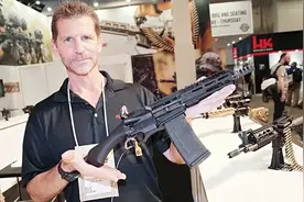 武器也能大变脸 为了销售业绩 好端端的AR步枪硬是被魔改成了手枪图片