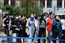 昨日西宁16552名考生进考场图片