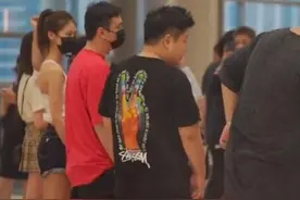 房地产少公子迎娶百万网红，迎亲车队超豪华，王思聪身边又换辣妹图片