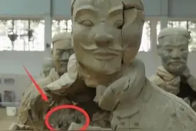秦始皇用活人烧制兵马俑？西安一兵马俑开裂后，专家：水落石出图片