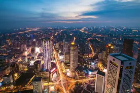 新街口是南京一个古老的地名，有着近百年历史的著名商圈图片