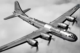1944年，进入中国的第一架“B-29”飞抵成都地区图片