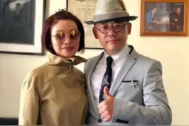 周立波豪宅中做美食，唐爽疑似不服输，发文暗讽周立波夫妻图片