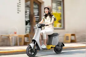 爱玛、雅迪、小刀推出新车，符合上牌条件，续航100公里以上图片