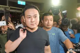 绿营唆使台大学生闹事结果被打伤“统促党”成员判赔45万图片