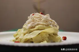 豆筋真正鲜美的味道，只有在鸡汤里才能分毫毕现图片