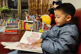 在玩中学，在学中玩，这才是家庭教育启蒙该有的样子图片