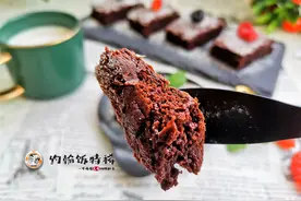 酥皮软心布朗尼，就算不能做着吃，看这个美妙的过程也是一种享受图片