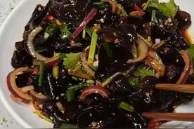 饭店的凉拌木耳为什么那么好吃，原来关键在调料汁上，一看就会图片
