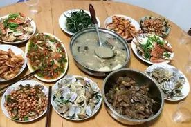 老公带6人来家里吃饭，我做了“12道菜”，饭后他们说以后不来了图片